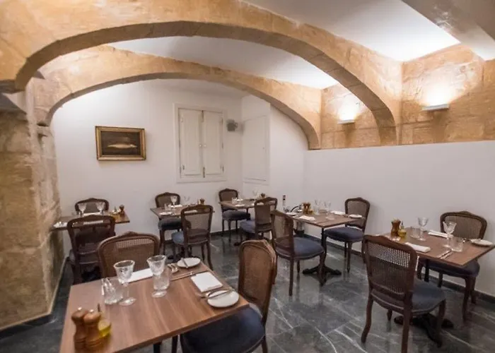 帕莱斯勒布伦酒店