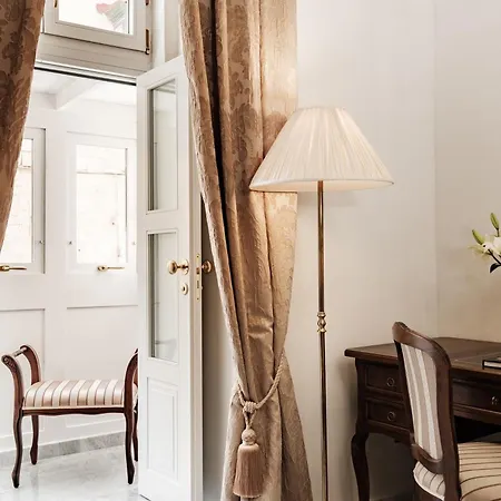 Hotel Palais Le Brun