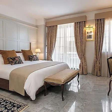 Palais Le Brun 4*