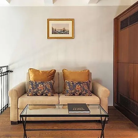 Palais Le Brun 4*