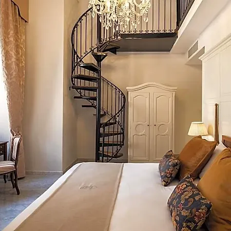 Palais Le Brun Hotel 4*