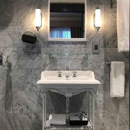 Palais Le Brun 4*