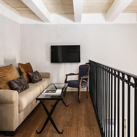 Palais Le Brun Hotel 4*