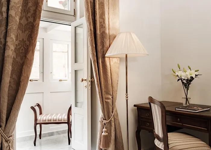 Hotel Palais Le Brun