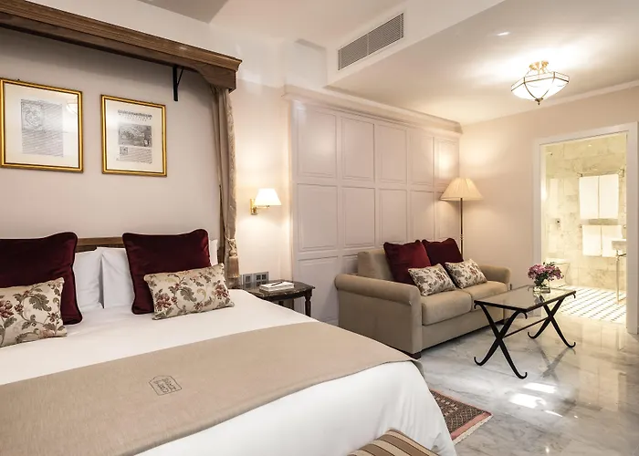 Hotel Palais Le Brun