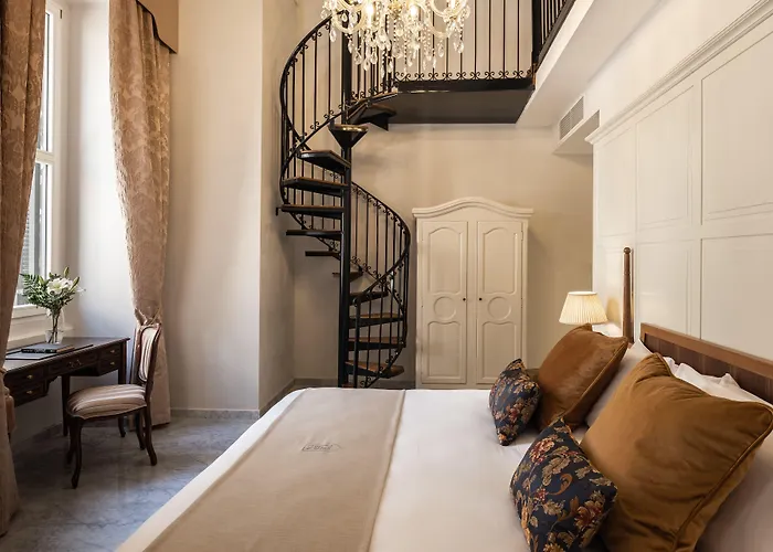 Palais Le Brun Hotel