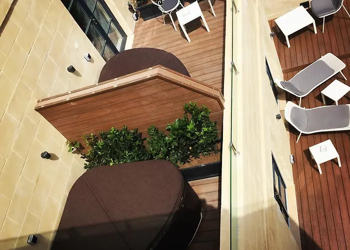 Palais Le Brun 호텔 4*